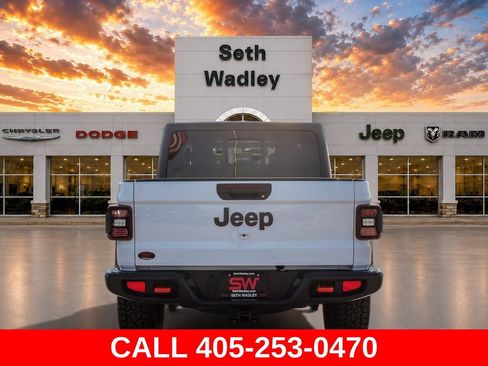 Used 2021 Jeep Gladiator Mojave AWD/4WD image 6