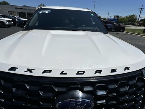 Used 2025 Ford Explorer ST-Line AWD/4WD image 29