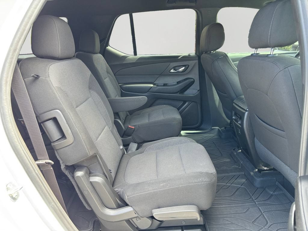 Used 2023 Chevrolet Traverse LT FWD image 13