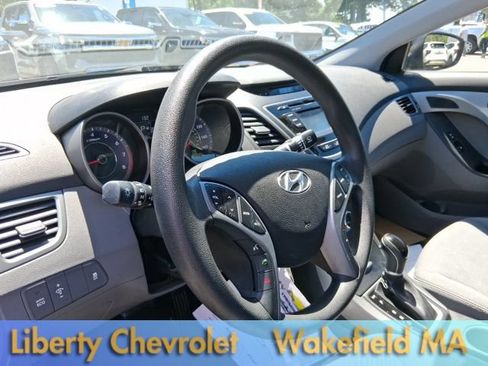 Used 2016 Hyundai Elantra SE w/ Option Group 02 FWD image 27