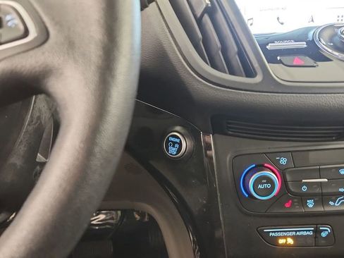 Used 2018 Ford Escape Titanium AWD/4WD image 19