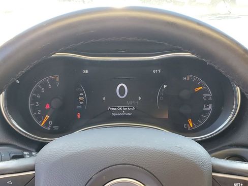 Used 2019 Jeep Grand Cherokee Laredo image 19