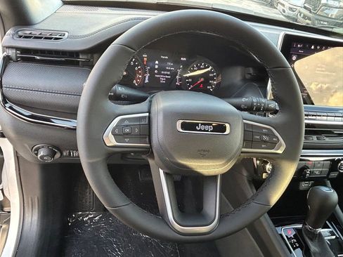 New 2026 Jeep Compass Latitude image 42