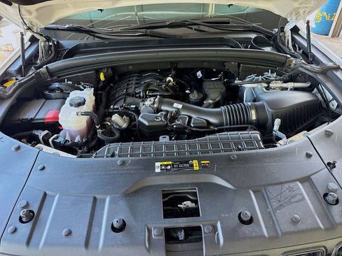 Used 2025 Jeep Grand Cherokee Laredo RWD image 34