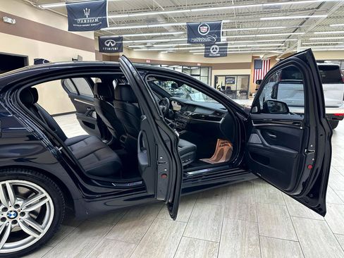 Used 2013 BMW 550i Sedan image 11