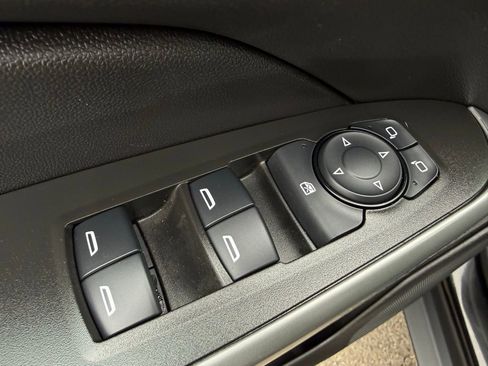 Used 2024 Chevrolet Trax LS image 19