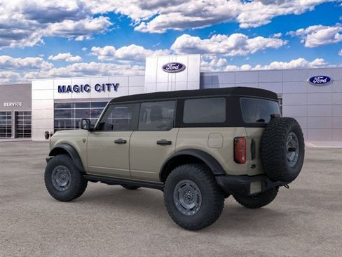 New 2025 Ford Bronco Badlands w/ Sasquatch Package AWD/4WD image 4