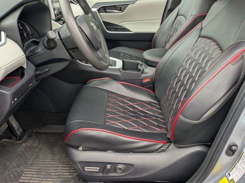 Used 2024 Toyota RAV4 XLE w/ Convenience Package image 15