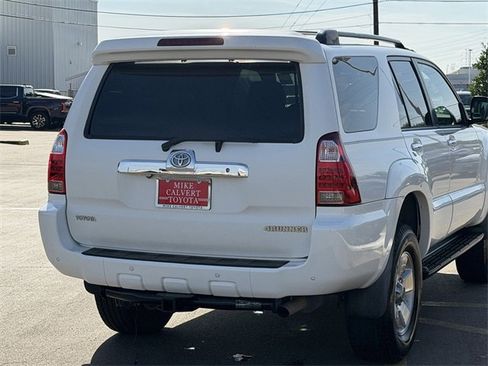 Used 2008 Toyota 4Runner SR5 image 7