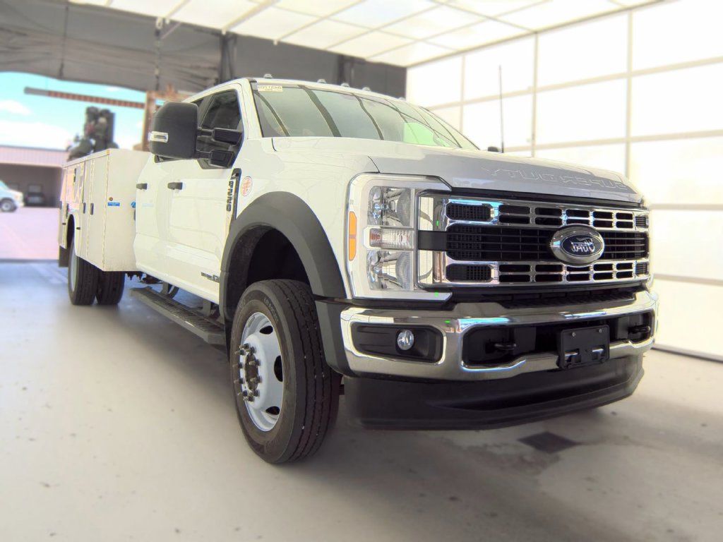 Used 2025 Ford F550 4x4 Crew Cab Super Duty image 1