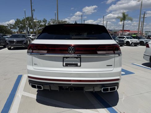 New 2026 Volkswagen Atlas Cross Sport SEL Premium R-Line AWD/4WD image 4