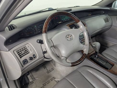 Used 2003 Toyota Avalon XLS FWD image 12