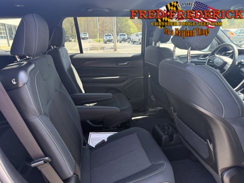 Used 2025 Jeep Grand Cherokee L Laredo w/ Trailer Tow Package image 17