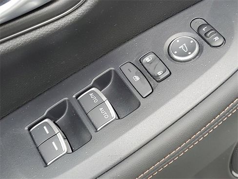 Used 2025 Honda HR-V Sport image 15