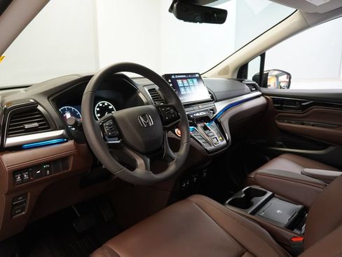 Used 2026 Honda Odyssey Touring image 7