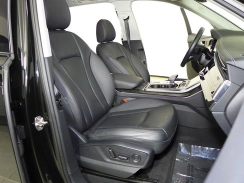 Used 2023 Audi Q7 3.0T Premium Plus w/ Premium Plus Package image 19
