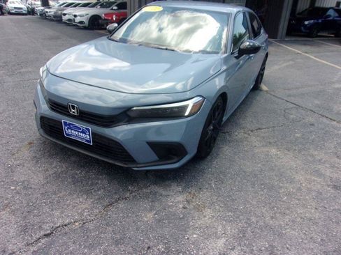 Used 2023 Honda Civic Sport image 2