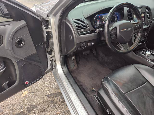 Used 2017 Chrysler 300 S w/ 300S Premium Group AWD/4WD image 10