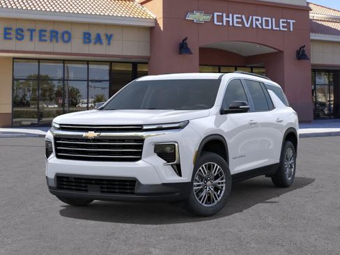 New 2026 Chevrolet Traverse LT w/ LPO, Floor Liner Package FWD image 6