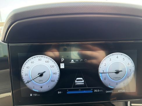 Used 2025 Hyundai Elantra Limited FWD image 14