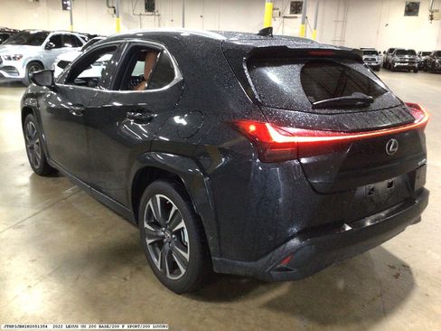 Used 2022 Lexus UX 200 image 6