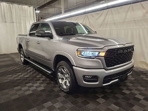 Used 2025 RAM 1500 Big Horn AWD/4WD image 3