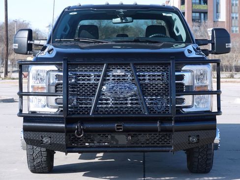 Used 2023 Ford F350 XLT image 4