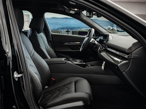 New 2026 BMW 550e xDrive image 25