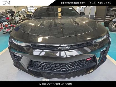 Used 2018 Chevrolet Camaro SS image 2