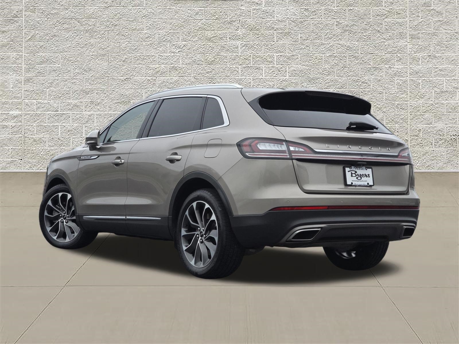 Used 2021 Lincoln Nautilus Reserve w/ Cargo Utility Package AWD/4WD image 5
