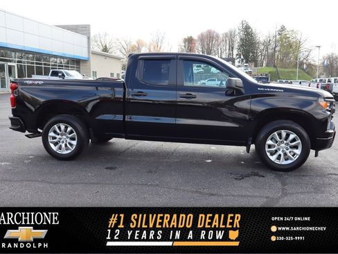 Used 2023 Chevrolet Silverado 1500 Custom image 1