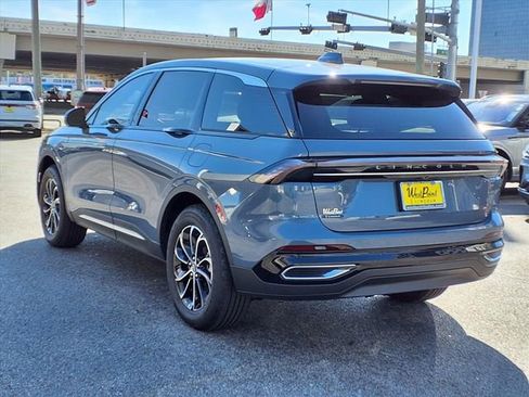 New 2026 Lincoln Nautilus Premier AWD/4WD image 4