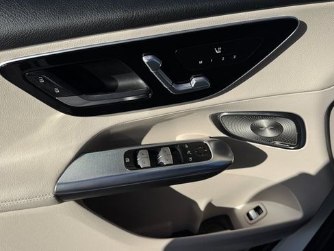 New 2026 Mercedes-Benz GLC 300 4MATIC image 9