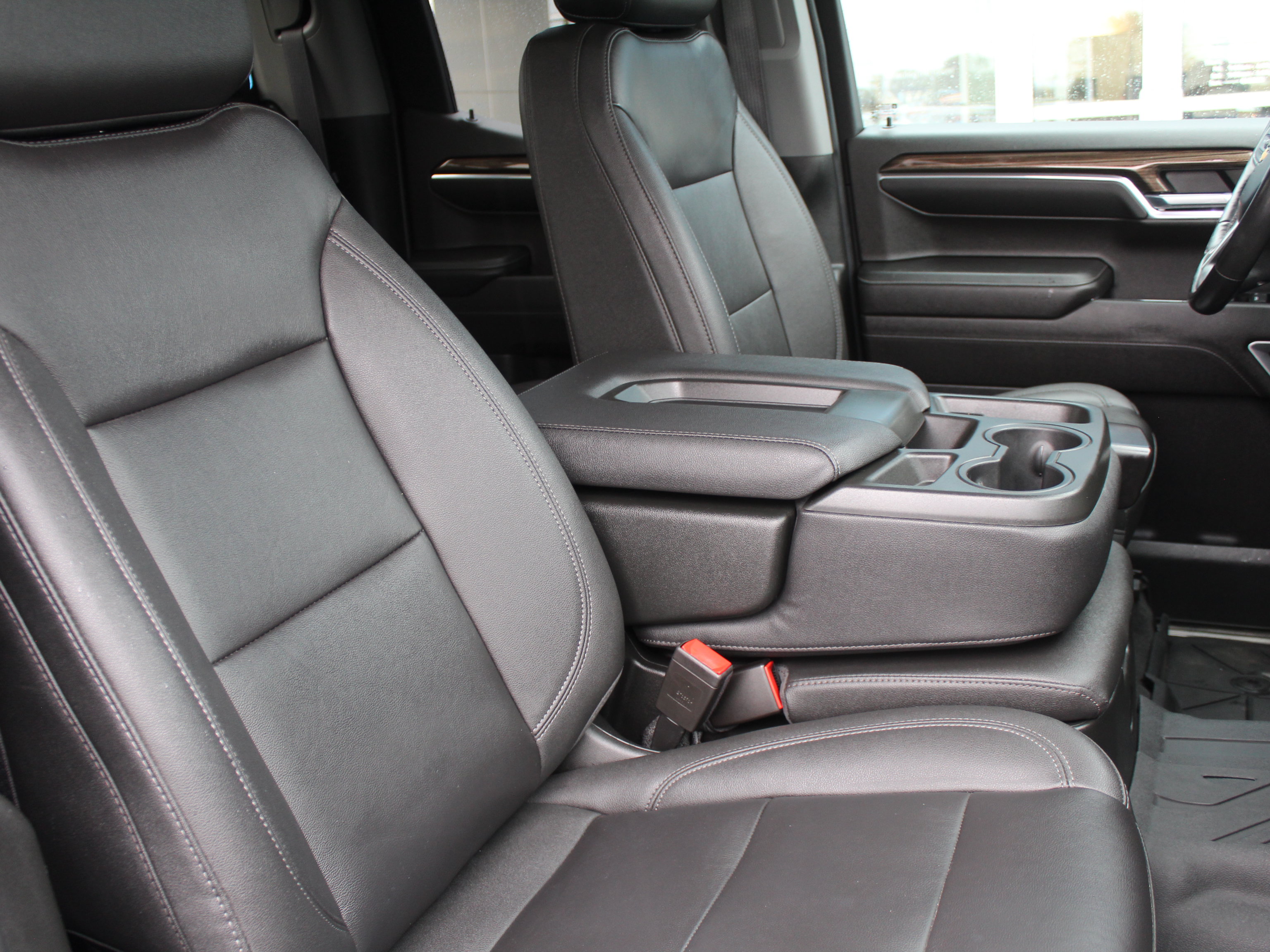 Used 2022 Chevrolet Silverado 1500 LT w/ Safety Package AWD/4WD image 28