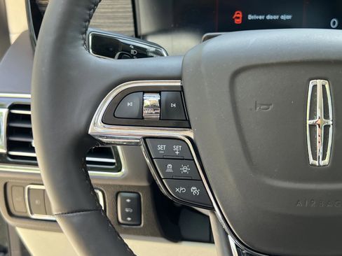 Certified 2023 Lincoln Navigator Black Label AWD/4WD image 18