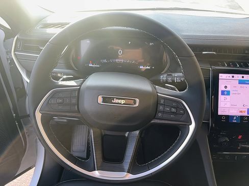 New 2025 Jeep Grand Cherokee Limited image 20