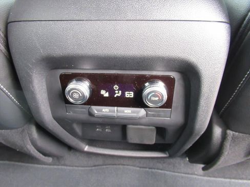 Used 2025 GMC Acadia Elevation FWD image 15