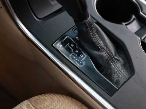 Used 2015 Toyota Camry LE image 42