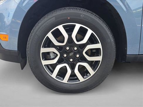 Used 2024 Ford Maverick Lariat AWD/4WD image 23