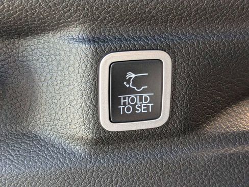New 2026 Jeep Grand Cherokee L Limited w/ Luxury Tech Group II AWD/4WD image 14