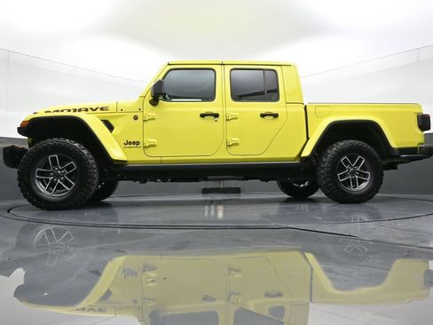 Used 2024 Jeep Gladiator Mojave AWD/4WD image 23