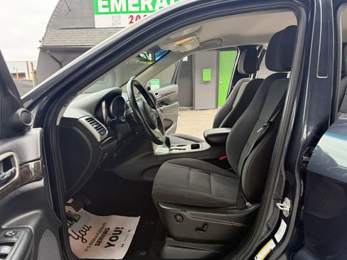 Used 2013 Jeep Grand Cherokee Laredo w/ Laredo E Group image 9