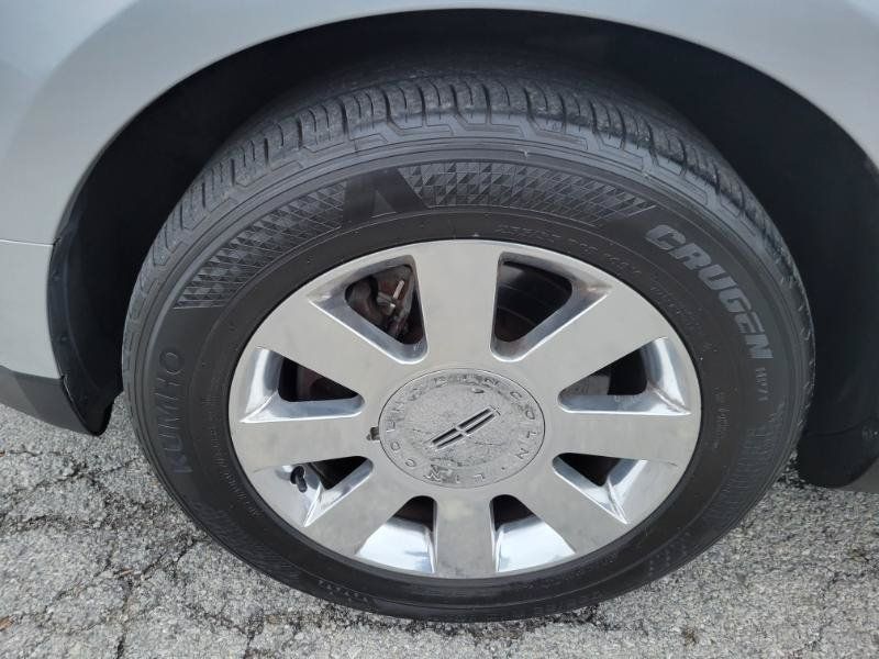 Used 2013 Lincoln MKT AWD image 22