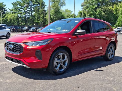 Certified 2024 Ford Escape ST-Line w/ Tech Pack #1 AWD/4WD image 3