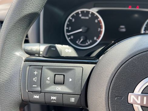 Used 2023 Nissan Rogue SV FWD image 28