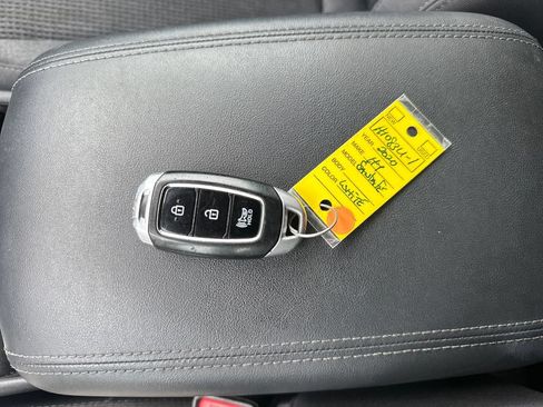 Used 2020 Hyundai Santa Fe SEL FWD image 15