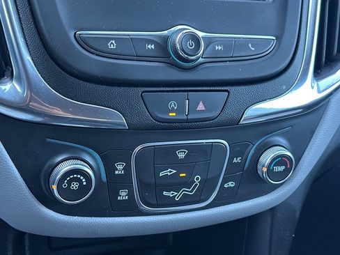 Used 2022 Chevrolet Equinox LT FWD image 19