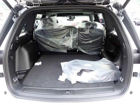 New 2025 Jeep Grand Cherokee Altitude image 6