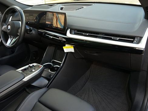 Used 2025 BMW X2 xDrive28i image 5