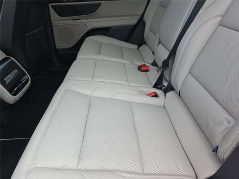 New 2026 Lincoln Nautilus Premier AWD/4WD image 11